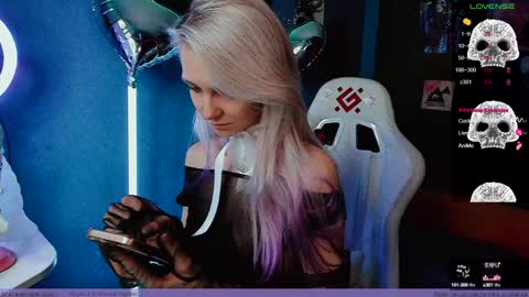 Snapshot of frida_fortune chatting on January 2025 02:28:01 PM Frida A boost to fortune for the one who gives a thumbs up and a bonus lucky for those who support me by joining the fanclub online show from January 2025 02:28:01 PM