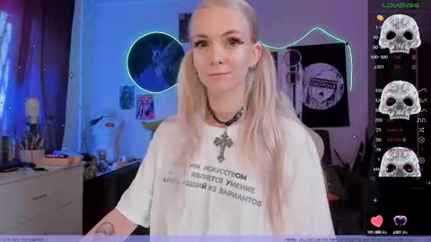 Snapshot of frida_fortune chatting on September 2025 11:58:01 AM Frida A boost to fortune for the one who gives a thumbs up and a bonus lucky for those who support me by joining the fanclub online show from September 2025 11:58:01 AM