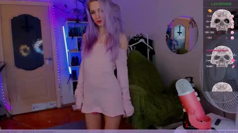 Frida A boost to fortune for the one who gives a thumbs up and a bonus lucky for those who support me by joining the fanclub online show from November 2025 09:25:01 PM