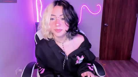 Snapshot of frida_lassi_ chatting on November 2025 10:08:02 PM frida_lassi_ online show from November 2025 10:08:02 PM