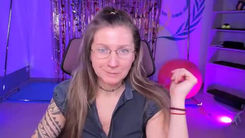 Frida Tander online show from February 2025 09:11:01 AM