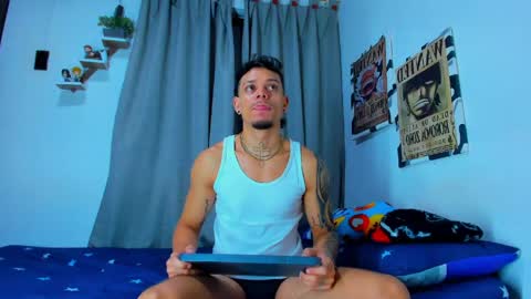 Snapshot of friendsofeverything_ chatting on July 2026 12:01:02 PM Adam y pitter online show from July 2026 12:01:02 PM