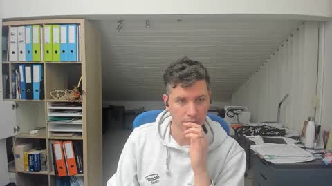 Snapshot of frikits chatting on November 2025 07:02:01 PM Francois online show from November 2025 07:02:01 PM