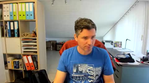 Snapshot of frikits chatting on May 2026 07:36:02 AM Francois online show from May 2026 07:36:02 AM