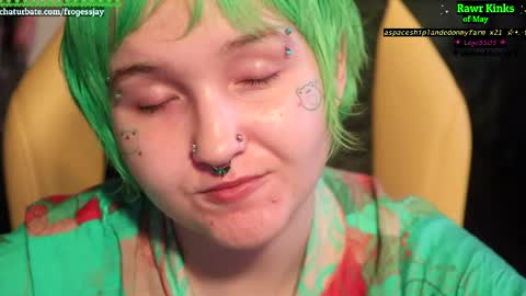 Snapshot of frogessjay chatting on May 2026 01:56:01 AM Jaywise Frogfoot online show from May 2026 01:56:01 AM