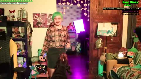 Snapshot of frogessjay chatting on May 2026 07:31:02 PM Jaywise Frogfoot online show from May 2026 07:31:02 PM
