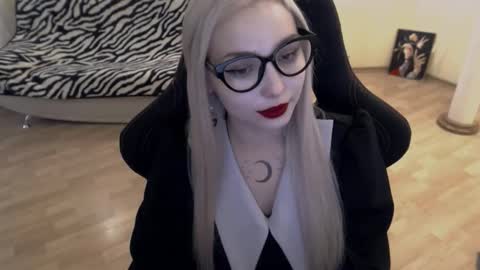 Lilith online show from September 2025 11:43:01 AM