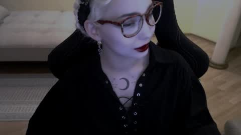 Lilith online show from April 2026 05:52:01 PM