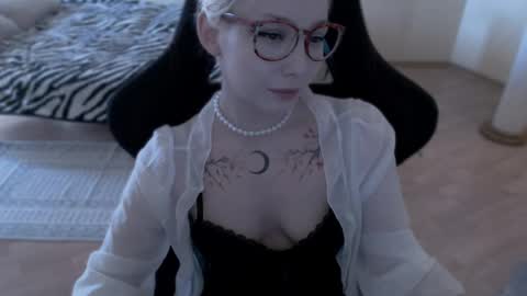 Lilith online show from May 2026 12:02:01 PM