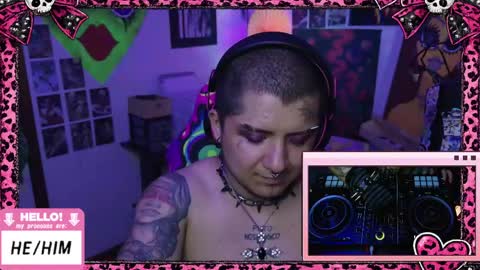 Snapshot of ftmbiggestclit chatting on April 2026 02:15:01 AM Kevin online show from April 2026 02:15:01 AM