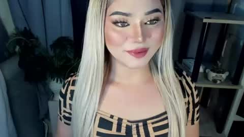 Snapshot of fuckdoll_rain chatting on July 2026 04:44:02 PM R A I N M O R A L E S G M A I L . C O M online show from July 2026 04:44:02 PM