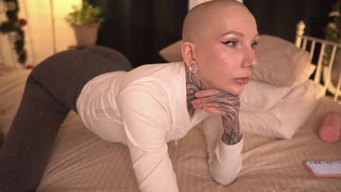 Snapshot of fuckingtoy_ chatting on January 2025 11:13:01 AM Eva all my links online show from January 2025 11:13:01 AM