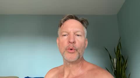 Snapshot of fuertecock chatting on June 2026 01:10:01 AM Gregorio online show from June 2026 01:10:01 AM