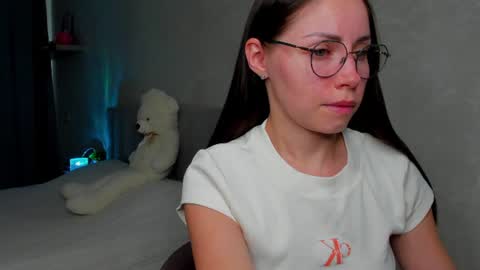Snapshot of fun__nd__bun chatting on June 2026 01:01:02 PM fun__nd__bun online show from June 2026 01:01:02 PM