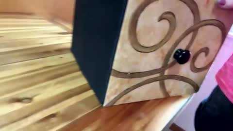 Linnys Palace online show from October 2025 05:14:02 PM