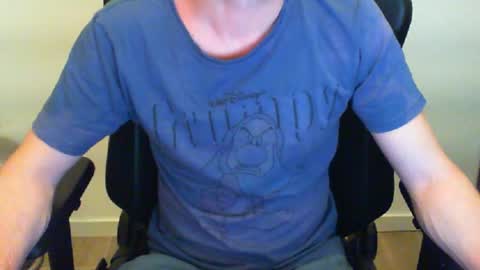 YWhiteNiceMan online show from May 2026 08:25:02 PM