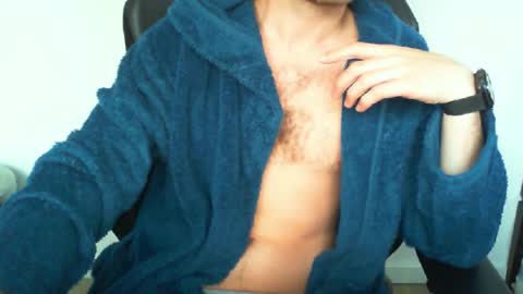 YWhiteNiceMan online show from June 2026 07:54:02 AM
