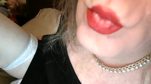 Jessie Love online show from December 2025 11:50:01 AM