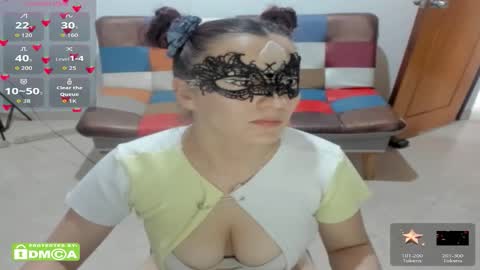 fuxxy_ online show from October 2025 04:37:01 PM