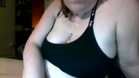 fuzzypeaches87 online show from February 2026 02:22:01 AM