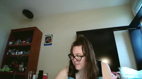 Snapshot of fuzzypeaches87 chatting on April 2026 05:06:01 PM fuzzypeaches87 online show from April 2026 05:06:01 PM