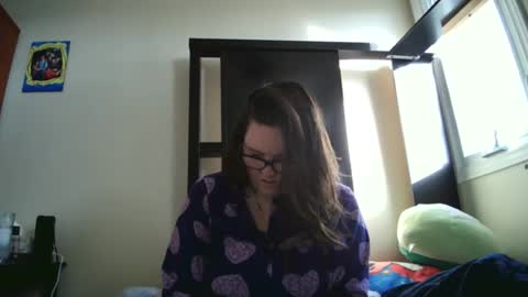 Snapshot of fuzzypeaches87 chatting on April 2026 12:18:01 PM fuzzypeaches87 online show from April 2026 12:18:01 PM