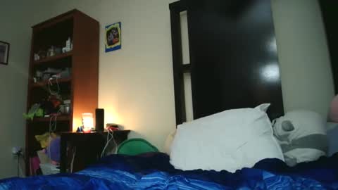 Snapshot of fuzzypeaches87 chatting on April 2026 04:10:02 AM fuzzypeaches87 online show from April 2026 04:10:02 AM