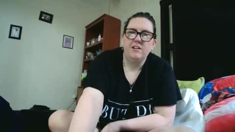 Snapshot of fuzzypeaches87 chatting on April 2026 04:12:02 PM fuzzypeaches87 online show from April 2026 04:12:02 PM