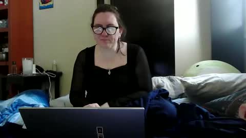 Snapshot of fuzzypeaches87 chatting on May 2026 06:15:02 PM fuzzypeaches87 online show from May 2026 06:15:02 PM