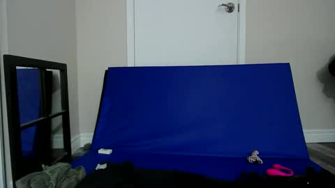 Snapshot of fuzzypeaches87 chatting on May 2026 05:46:01 AM fuzzypeaches87 online show from May 2026 05:46:01 AM