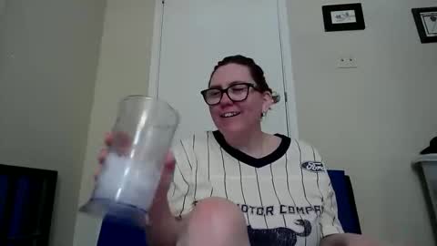 Snapshot of fuzzypeaches87 chatting on May 2026 03:53:02 PM fuzzypeaches87 online show from May 2026 03:53:02 PM