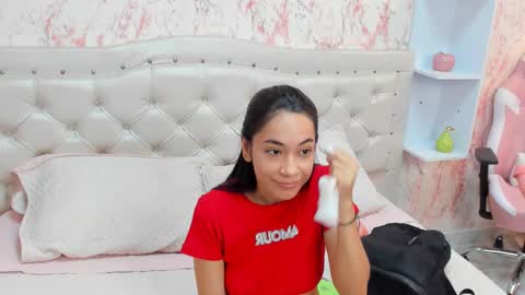 Gabbie online show from October 2025 04:07:01 PM
