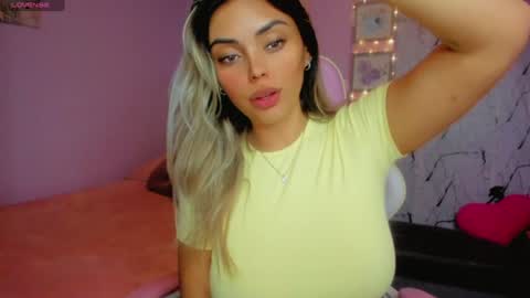 Snapshot of gabby_prieto chatting on June 2026 01:32:01 AM Gaby online show from June 2026 01:32:01 AM