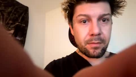 Snapshot of gabethier25 chatting on December 2024 06:19:02 AM yeeah online show from December 2024 06:19:02 AM