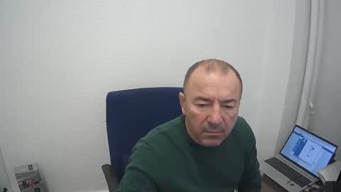 gabriel9_2003 online show from April 2026 11:00:01 AM