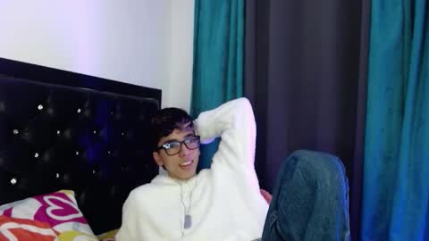 gabriel_x18 online show from February 2026 05:03:02 AM