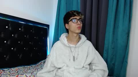 gabriel_x18 online show from February 2026 05:50:01 AM