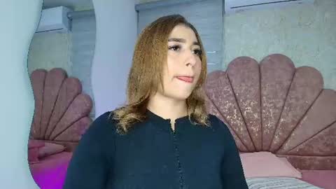 Snapshot of gabriela_leone chatting on June 2026 07:18:02 PM gabriela online show from June 2026 07:18:02 PM
