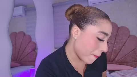 Snapshot of gabriela_leone chatting on July 2026 07:19:02 PM gabriela online show from July 2026 07:19:02 PM