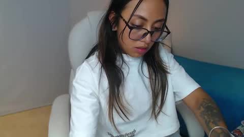 Snapshot of gabriela_morales01 chatting on February 2025 06:20:01 AM .  online show from February 2025 06:20:01 AM