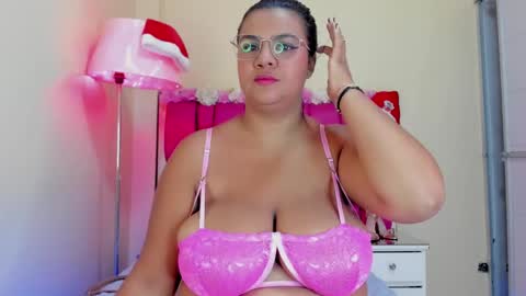 Snapshot of gabrielaa_01 chatting on December 2024 02:51:01 PM Gaby Im on vacation see you on November 25 online show from December 2024 02:51:01 PM