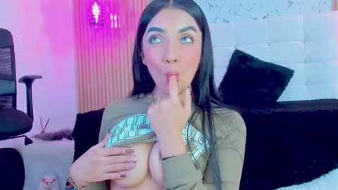 Gabriela Evans MS online show from February 2025 01:54:02 AM