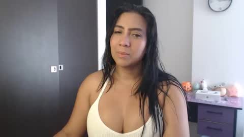 Snapshot of gaby_bluexx chatting on June 2026 03:51:02 PM Gaby Blue online show from June 2026 03:51:02 PM