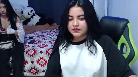 Snapshot of gaby_foz chatting on December 2024 01:32:01 AM Gabriela online show from December 2024 01:32:01 AM