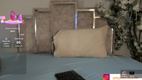 gabyyjones online show from October 2025 11:44:02 AM