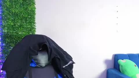 Snapshot of gael_david chatting on May 2026 05:02:02 AM Gael online show from May 2026 05:02:02 AM