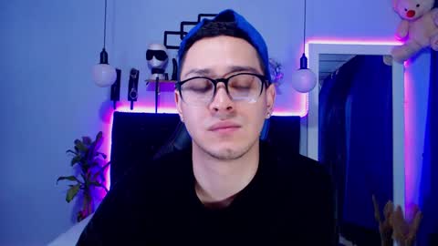 Snapshot of gaellittle chatting on February 2025 12:33:01 PM gaellittle online show from February 2025 12:33:01 PM
