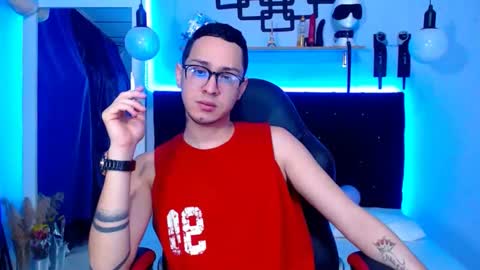 Snapshot of gaellittle chatting on February 2025 07:05:02 PM gaellittle online show from February 2025 07:05:02 PM