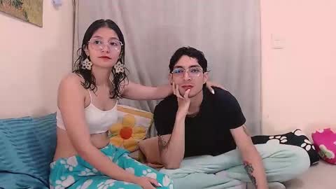 Snapshot of gaia_16 chatting on February 2026 08:05:01 PM Gaia y Clayde online show from February 2026 08:05:01 PM