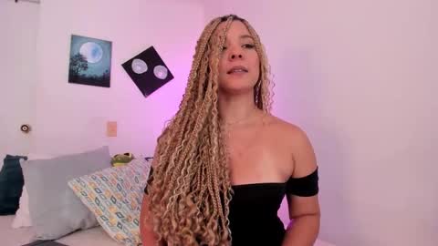 gaia_stonne online show from October 2025 12:19:02 PM